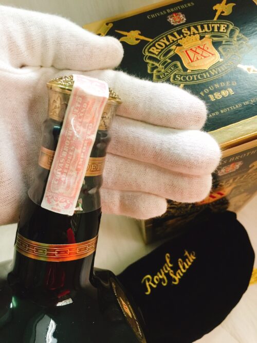 Rượu Chivas Royal Salute LXX Xách Tay 10 ruou-xach-tay-Chivas-Royal-Salute-LXX