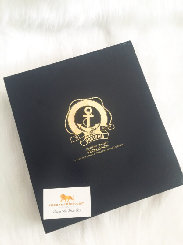 ruou-xach-tay-Suntory-Whisky-Excellence-mo-neo-thuy-tinh