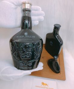 Rượu Chivas 30 Flask Edition