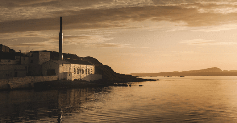 Islay Single Malt Whisky - Con Cưng Của Thế Giới Rượu Whisky 4 Bowmore distillery
