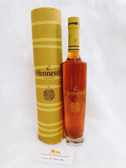 rượu hennessy cognac by kenzo màu vàng