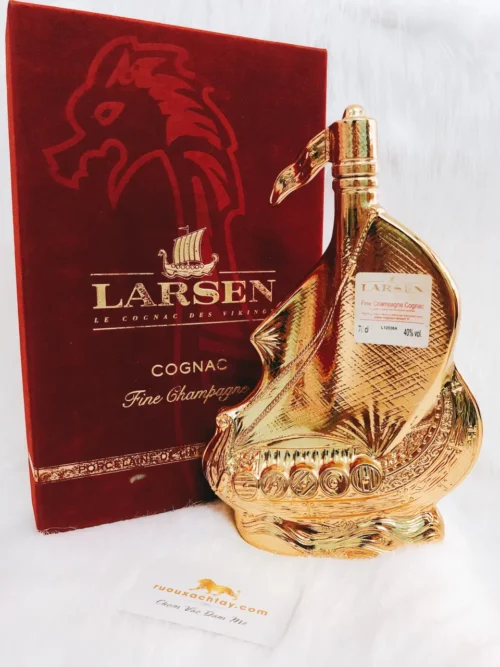 Rượu Cognac Larsen Viking Ship Topaz vàng