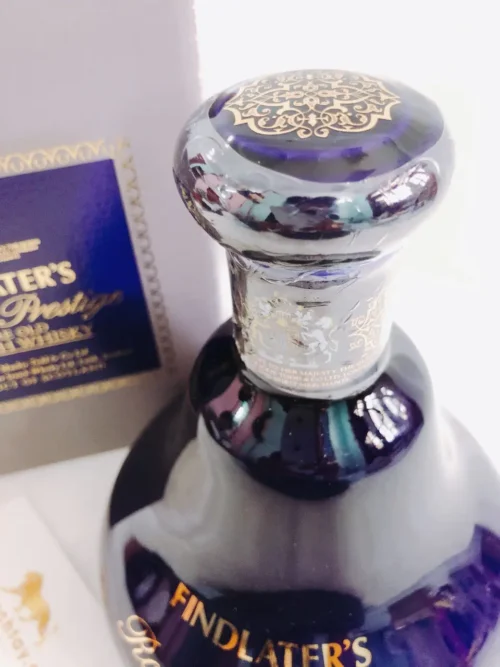 Findlater's Rroyal Prestige Rare Old Scotch Whisky - Blue Decanter 7 0 1 302