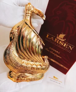 Rượu Cognac Larsen Viking Ship Topaz Gold
