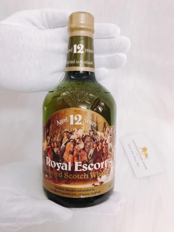 Royal Escort 12 năm Scotch Whisky V2