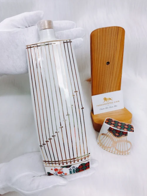 Suntory Hibiki Koto Ceramic Bottle