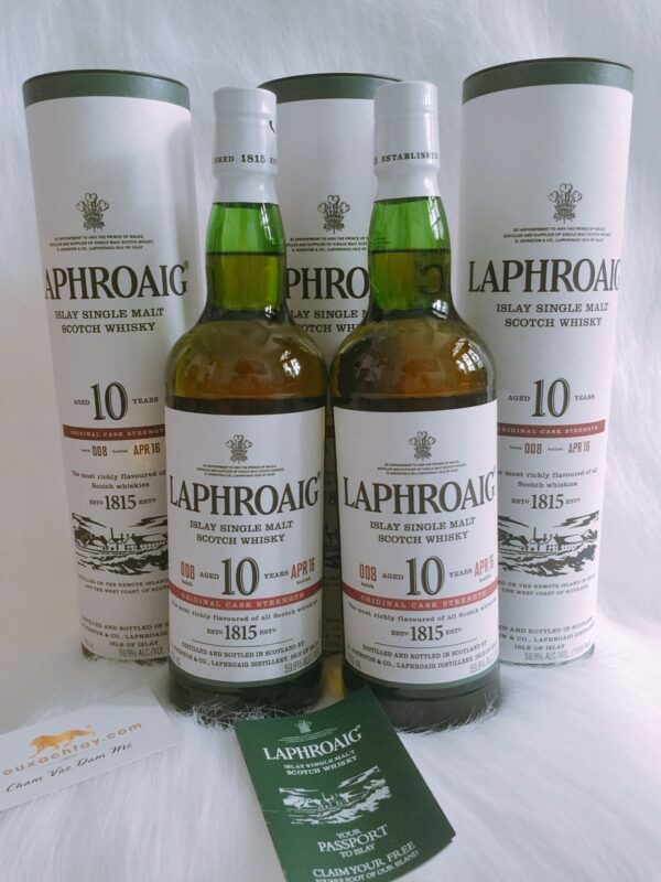 Rượu Laphroaig 10 Cask Strength batch 008