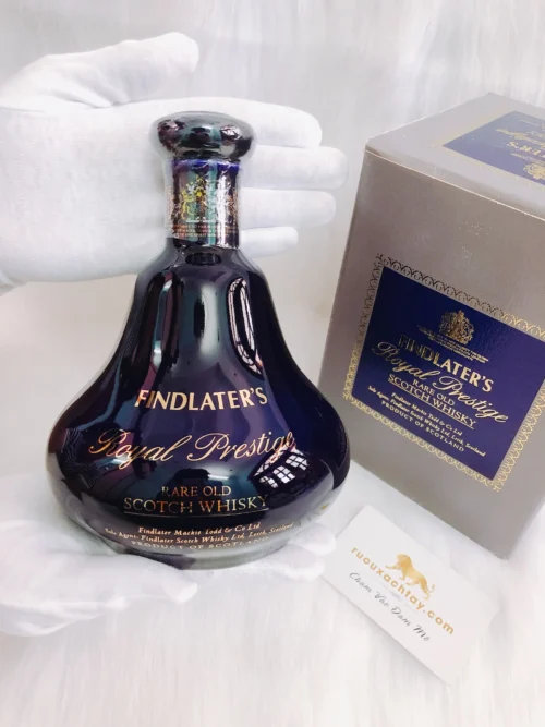 Findlater's Rroyal Prestige Rare Old Scotch Whisky - Blue Decanter 6 3 1 157