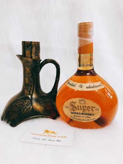 Rượu Nikka Whisky Super Rare Old With Armor