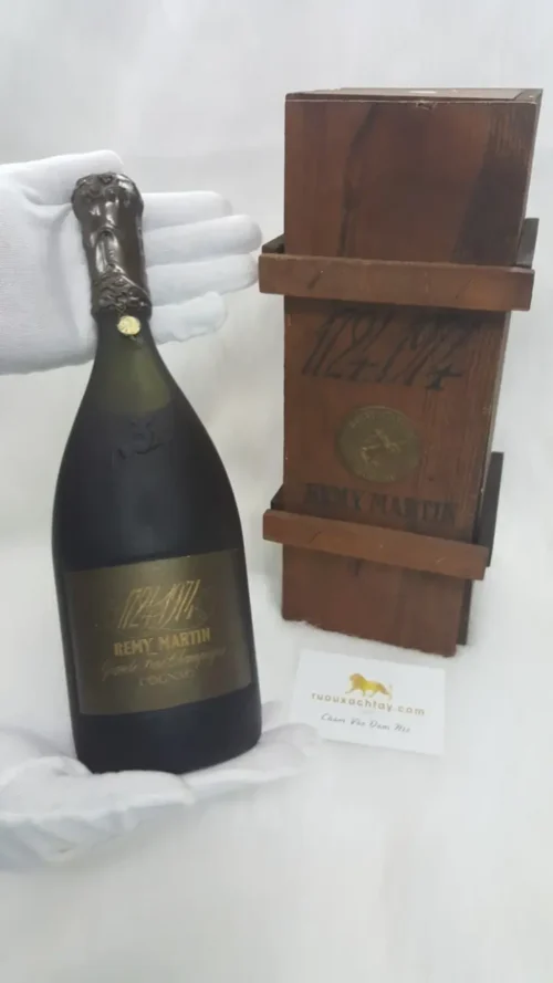 Rượu Remy Martin 1724/1974 Anniversary