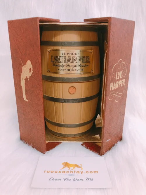 I. W. Harper Kentucky Straight Bourbon Whiskey