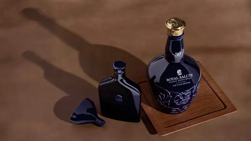 Rượu Tem Đỏ UK Chivas Royal Salute 30 YO 700ml Flask Edition