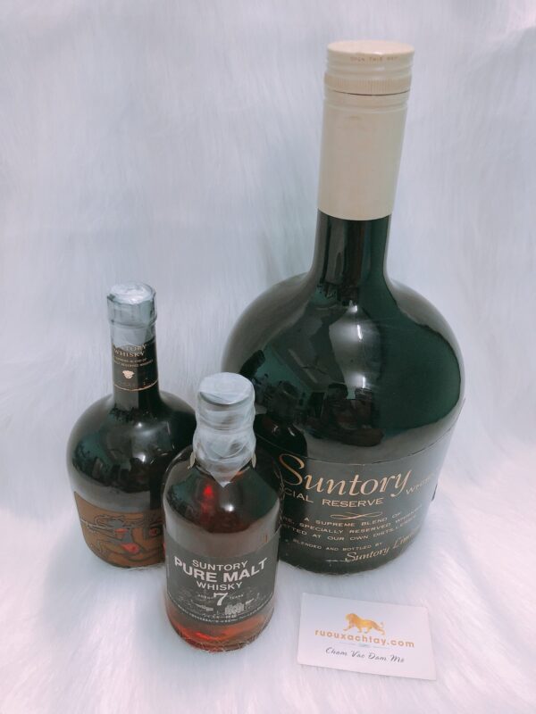 Suntory Special Reserve Whisky with Bottle Stand (4)