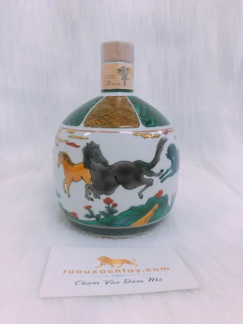 Hibiki 21 Năm Chai Gốm Kutani Mã Đáo Thành Công
