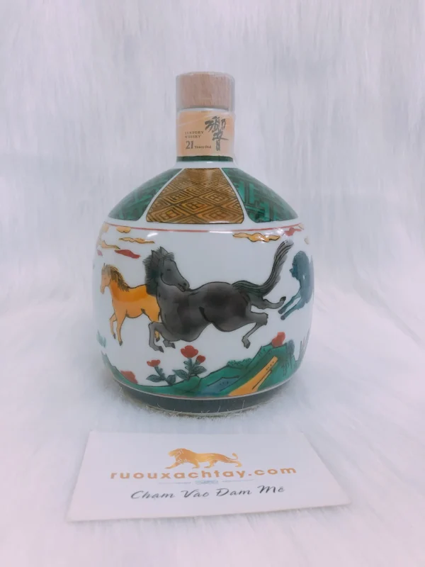 Hibiki 21 Năm Chai Gốm Kutani Mã Đáo Thành Công