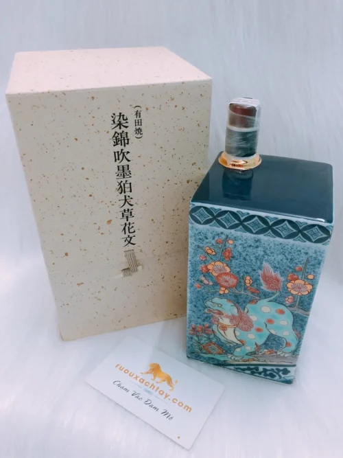 Rượu Suntory Whisky Arita Porcelain Square Bottle Lion Dogs
