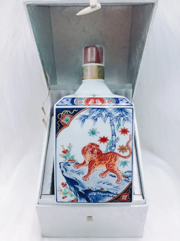 Suntory Blended Whisky 1997 Arita Ceramic Bottle
