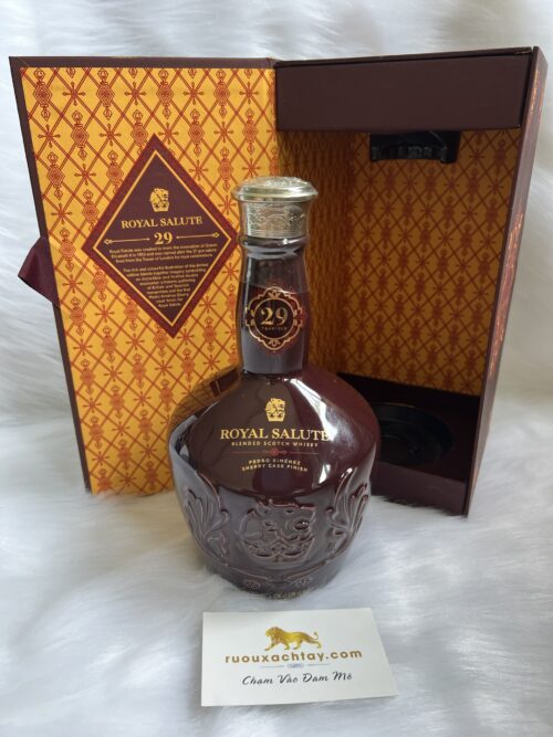 Rượu Chivas Royal Salute 29 Năm Pedro Ximénez Sherry Cask Finish 8 Chivas-29-years-pedro-ximénez-sherry-cask-finish (2)