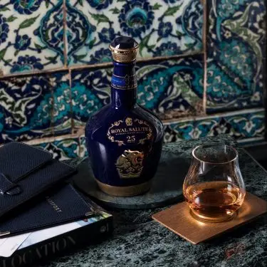 Danh Sách Đầy Đủ Bộ Sưu Tập Rượu Chivas Royal Salute 2022 81 chivas-royal-salute-25-years-treasured-blend