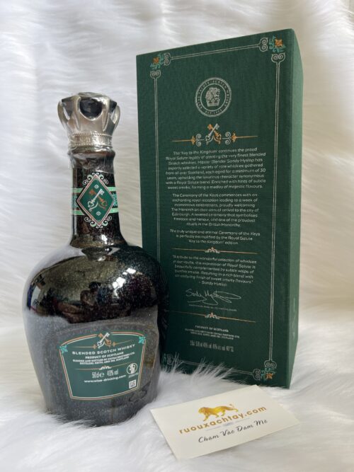Rượu Chivas Royal Salute 30 Năm Key To The Kingdom 9 chivas-royal-salute-30-years-key-to-the-kingdom (2)