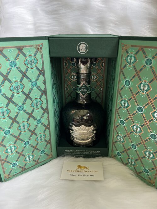 Rượu Chivas Royal Salute 30 Năm Key To The Kingdom 7 chivas-royal-salute-30-years-key-to-the-kingdom (5)