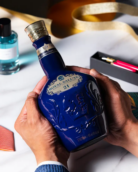 Danh Sách Đầy Đủ Bộ Sưu Tập Rượu Chivas Royal Salute 2022 77 chivas-royal-salute-glass-flagon