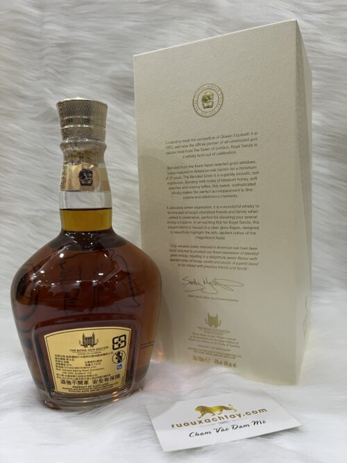 Rượu Royal Salute 21 Chai Thủy Tinh 2022 8 ruou-chivas-21-nam-chai-thuy-tinh-2022 (4)