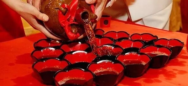 Các Loại Rượu Trung Quốc Nổi Tiếng Và Văn Hóa Rượu Trung Hoa 8 chuyen-quanh-chen-ruou