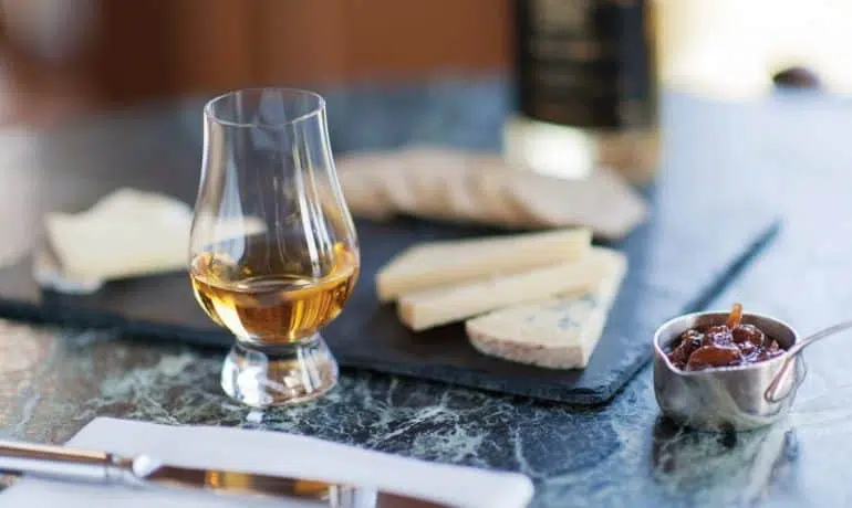 whisky-and-cheese-pairing