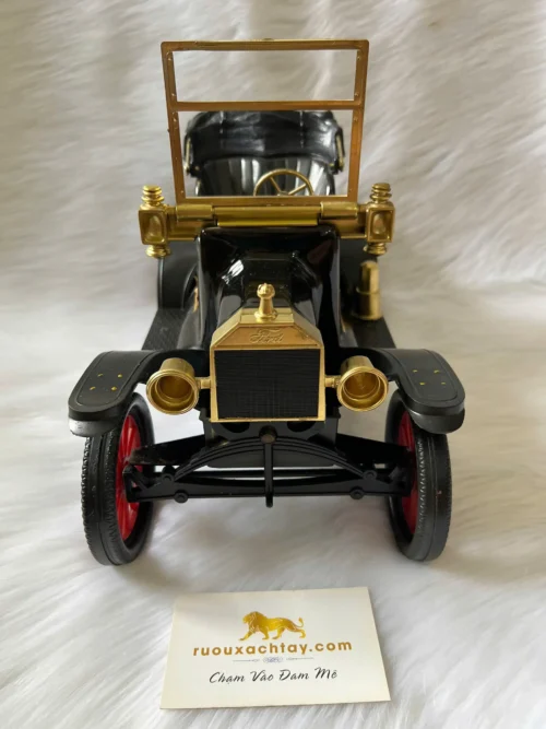 Beam Kentucky Straight Bourbon Whiskey - Car Decanter Collection - Ford Model T (2)