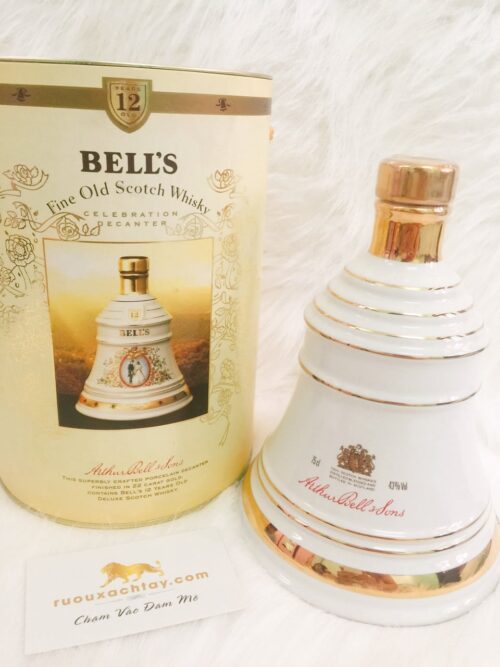Bell's Prince Andrew's Wedding Decanter 9 Bell's Prince Andrew's Wedding Decanter (5)