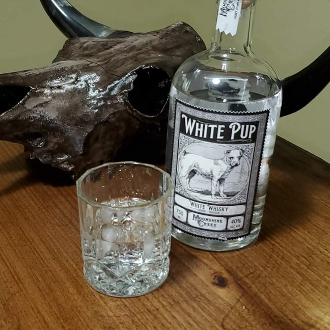 Moonshine Và White Dog Có Khác Biệt Không? 2 white pup white whiskey