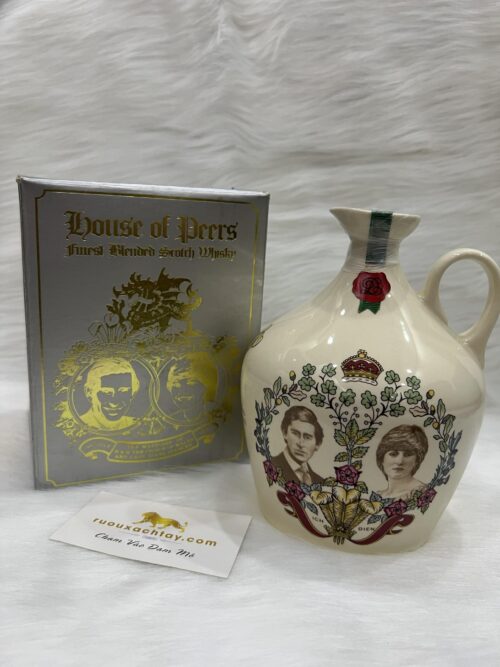 House of Peers Charles and Diana Decanter 8 House of Peers Charles and Diana Decanter - 3