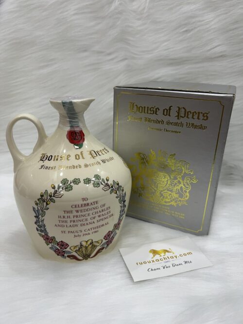 House of Peers Charles and Diana Decanter 7 House of Peers Charles and Diana Decanter - 2