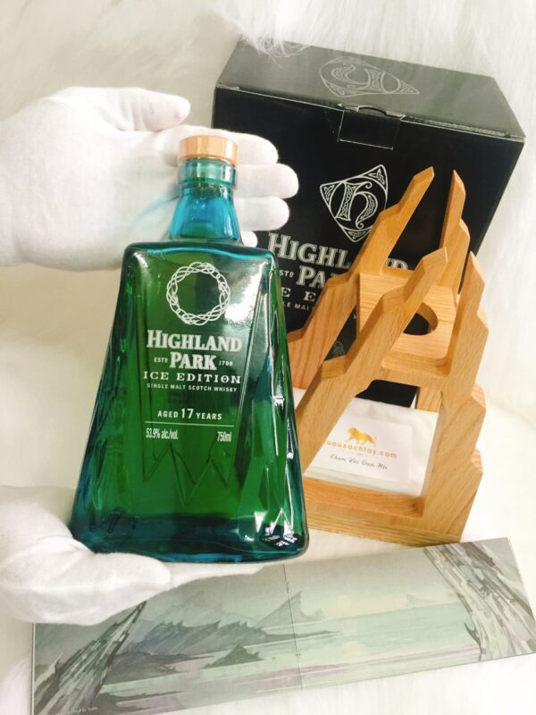 Highland Park Ice 17yo Single Malt Scotch Whisky (1)