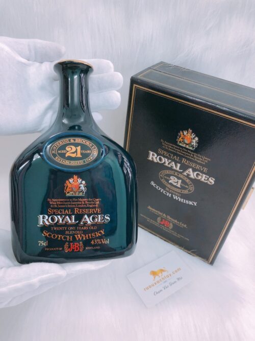 J&B Royal Ages 21yo Decanter (1)