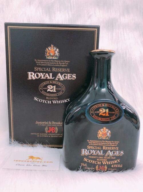 JB Royal Ages 21yo Decanter 3