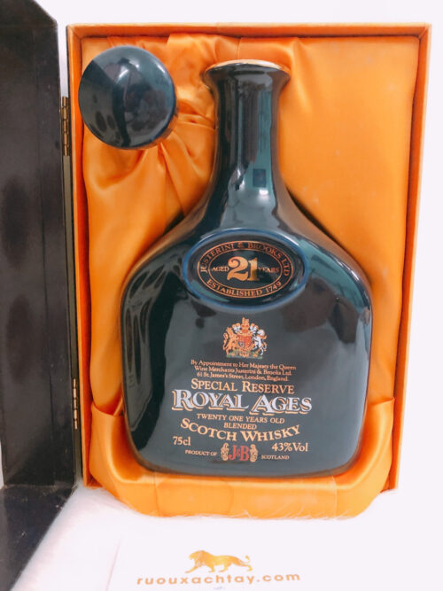 J&B Royal Ages 21yo Decanter (5)