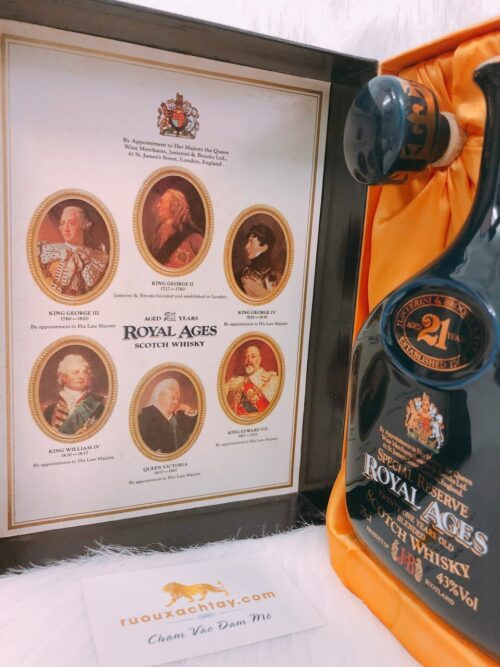 J&B Royal Ages 21yo Decanter (6)