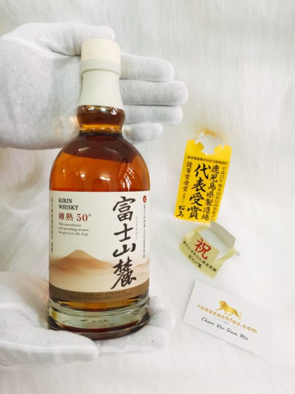 Kirin Whisky Fuji-Sanroku (1)