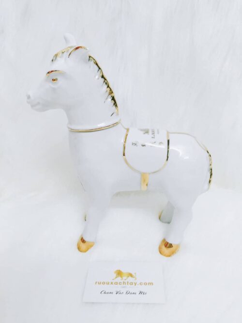 Larsen Cognac Horse Decanter (1)