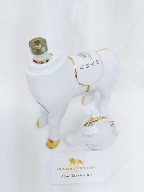 Larsen Cognac Horse Decanter (4)
