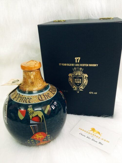 The Black Prince Rare Scotch Whisky 17 Year Old Decanter 8 The Black Prince - 17 Year Old Decanter (5)