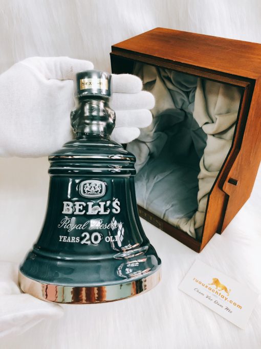 Bell's Royal Reserve 20yo Decanter (1)