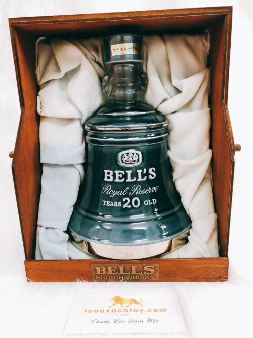 Bell's Royal Reserve 20yo Decanter 6 Bell's Royal Reserve 20yo Decanter (3)
