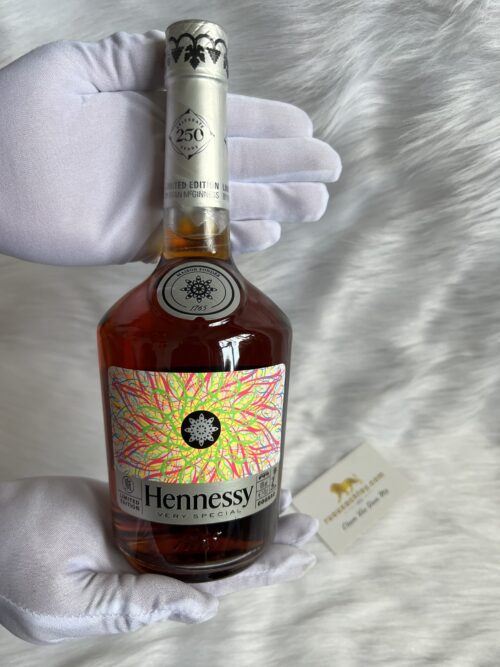 Hennessy VS - Ryan McGinness Limited Edition Cognac (1)