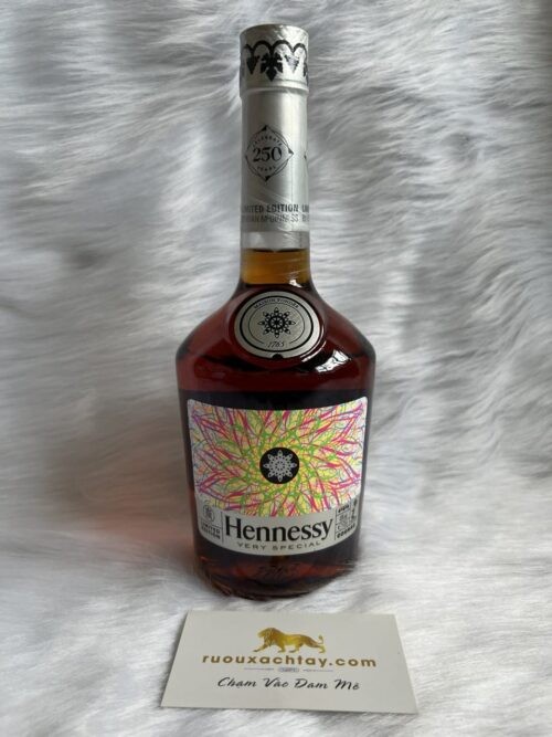Hennessy VS - Ryan McGinness Limited Edition Cognac (2)