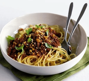 Healthy spaghetti bolognese