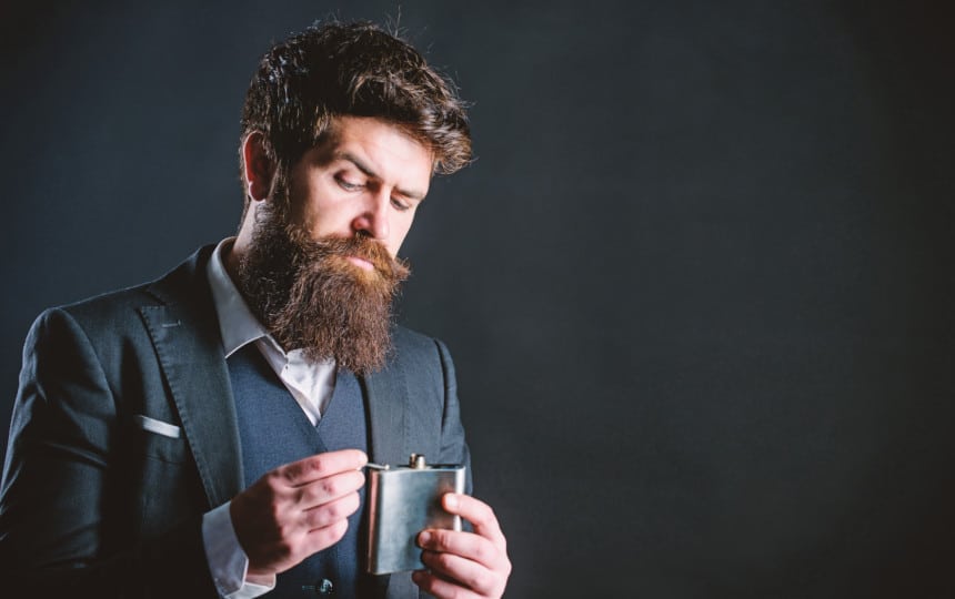 HIP FLASK - Bình Hông Là Gì? Có Gì Trong Chiếc Bình Sành Điệu Của Bạn? 3 Người đàn ông và Hip Flash