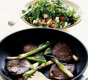 Seared steak with rocket & wheat salad